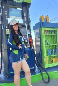 Ana R., edecán AA mexicana en Monterrey