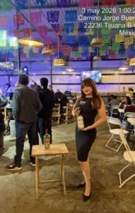 Anahí M., edecán AA mexicana en Tijuana