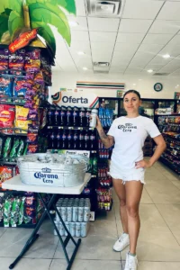 Azul A., edecán AA argentina en Cancún