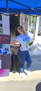 Brenda B., edecán AA mexicana en CDMX