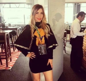 Carolina M., edecán AA mexicana en CDMX