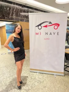 Daniela S., edecán AA mexicana en CDMX