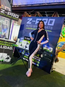 Diana G., edecán AA mexicana en CDMX