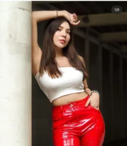 Dominic B., edecán AA mexicana en CDMX