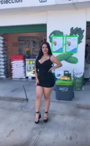 Fanny A., edecán AA mexicana en Puebla