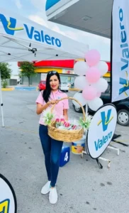 Indra G., edecán AA mexicana en Monterrey