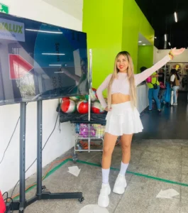 Isabela N., edecán AA mexicana en CDMX