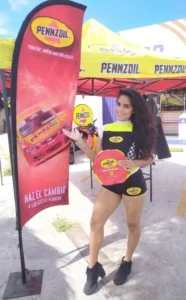 Johanna P., edecán AA mexicana en Mérida