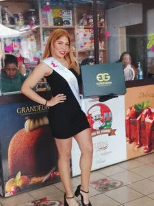 Karina G., edecán AA mexicana en CDMX