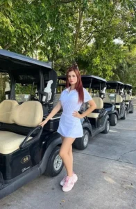 Mar G., edecán AA argentina en Cancún