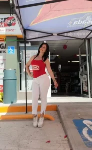 Maribel F., edecán AA mexicana en Puebla