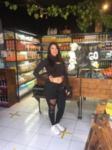 Patricia R., edecán AA mexicana en CDMX