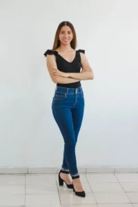 Vanessa P., edecán AA mexicana en CDMX