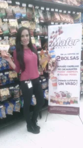 Vianey A., edecán AA mexicana en CDMX