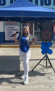 Zahira A., edecán AA mexicana en Monterrey