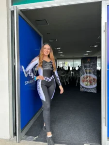Alejandra D., edecán AAA venezolana en CDMX
