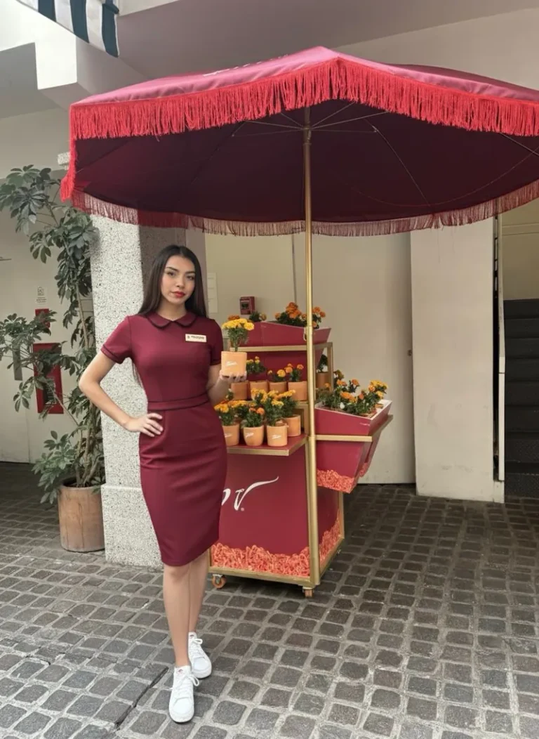 Alma M., edecán AAA mexicana bilingüe en CDMX