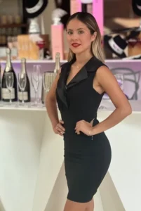 Anel Y., edecán AAA mexicana en Cancún