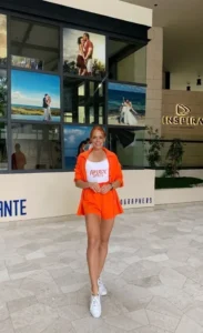 Clari L., edecán AAA brasileña en Monterrey