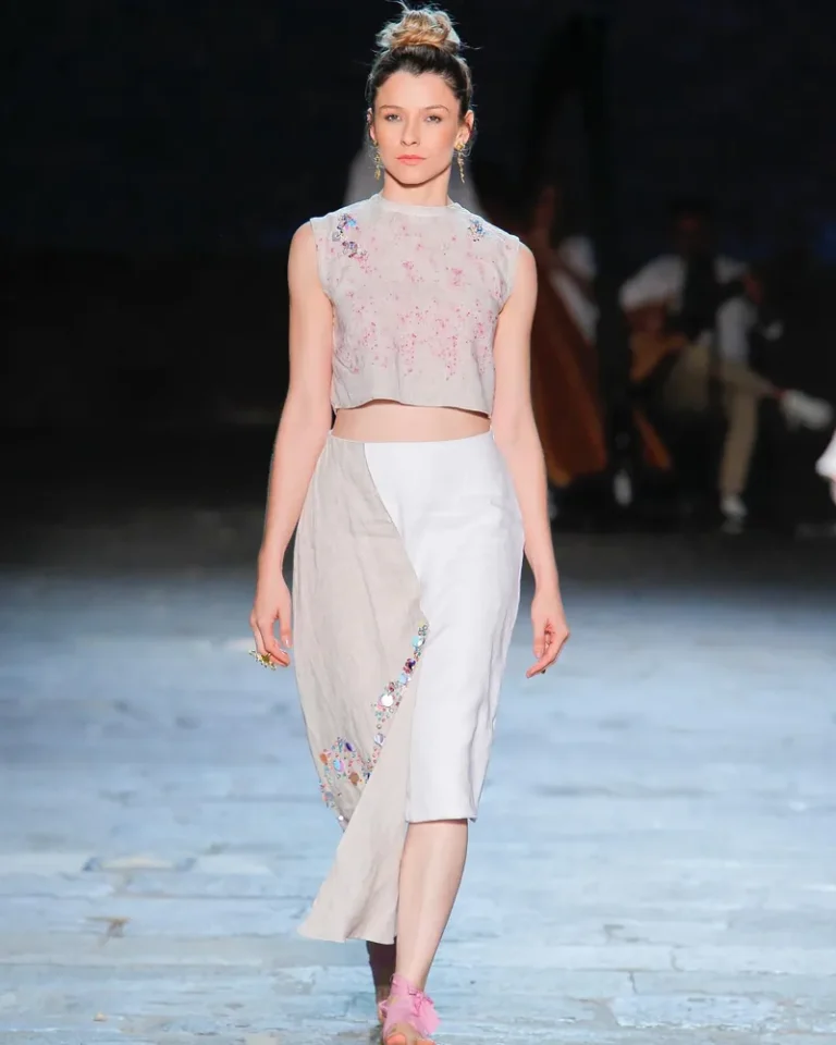 Daniela C., edecán AAA costarricense bilingüe en CDMX