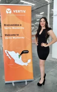 Daphne F., edecán AAA mexicana en Monterrey