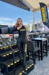 Jaqueline D., edecán AAA mexicana en Monterrey