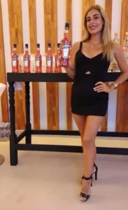 Laura G., edecán AAA argentina en Cancún