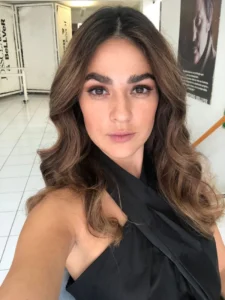 Marissa L., edecán AAA mexicana en CDMX