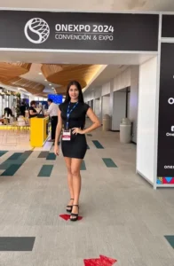 Noelia C., edecán AAA argentina en Cancún
