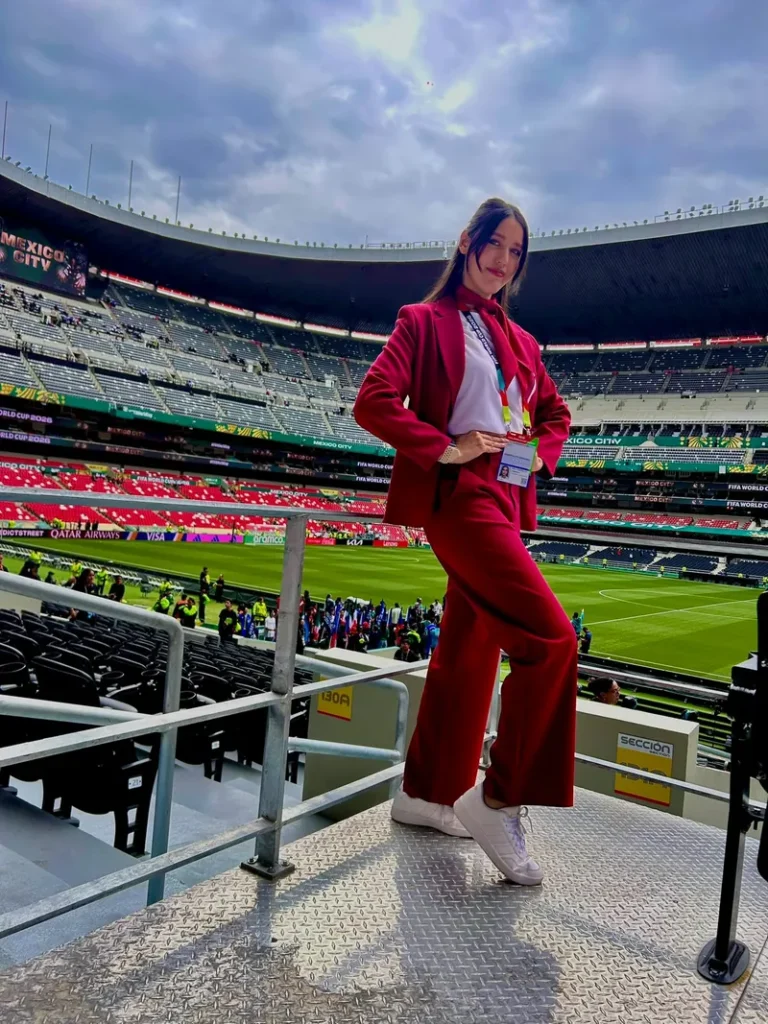 Valeria D., edecán AAA mexicana bilingüe en CDMX
