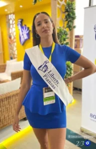 Yani N., edecán AAA argentina en Cancún